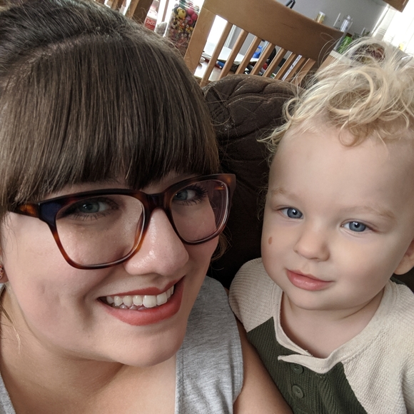 Meet your Posher, Kassie - Picture 2 of 3